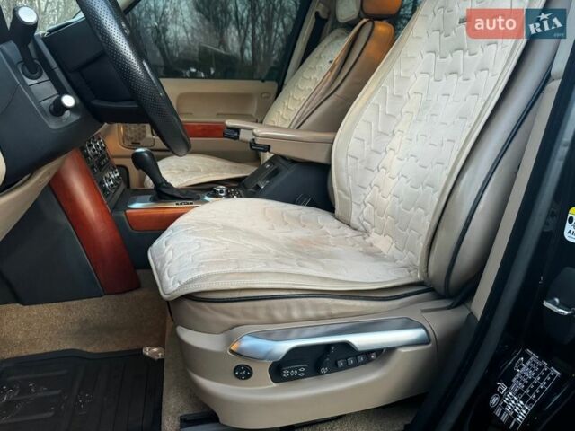 Чорний Ленд Ровер Рендж Ровер, об'ємом двигуна 4.39 л та пробігом 220 тис. км за 12300 $, фото 12 на Automoto.ua