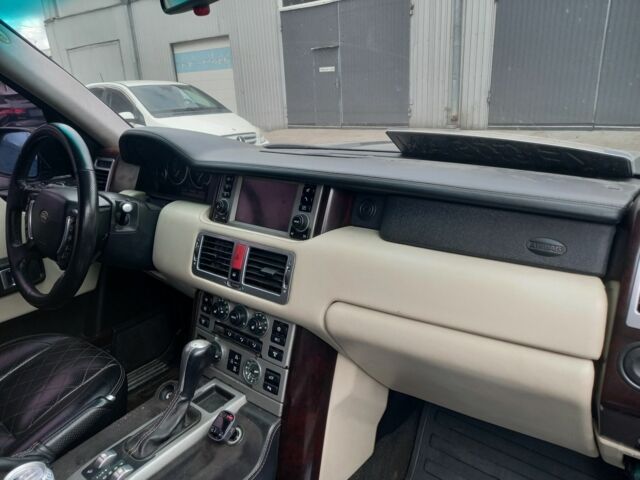 Чорний Ленд Ровер Рендж Ровер, об'ємом двигуна 4.2 л та пробігом 180 тис. км за 5200 $, фото 5 на Automoto.ua