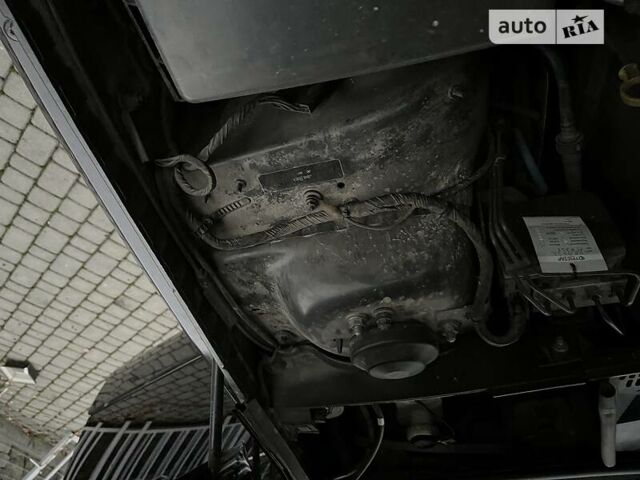 Черный Ленд Ровер Рендж Ровер, объемом двигателя 4.2 л и пробегом 190 тыс. км за 12000 $, фото 34 на Automoto.ua