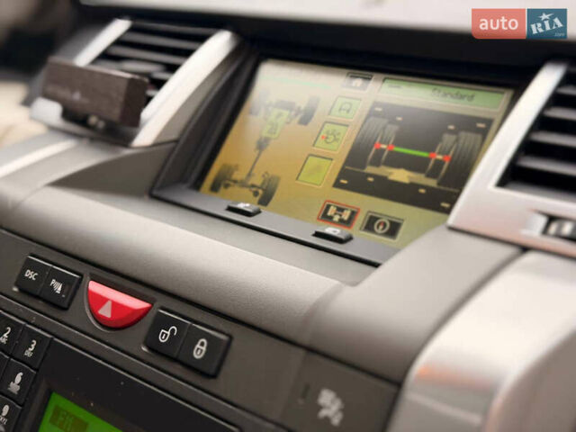 Чорний Ленд Ровер Рендж Ровер, об'ємом двигуна 4.2 л та пробігом 249 тис. км за 9400 $, фото 31 на Automoto.ua