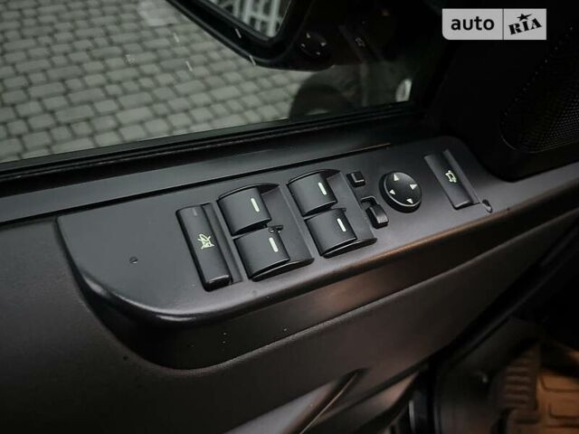 Черный Ленд Ровер Рендж Ровер, объемом двигателя 4.2 л и пробегом 190 тыс. км за 12000 $, фото 24 на Automoto.ua