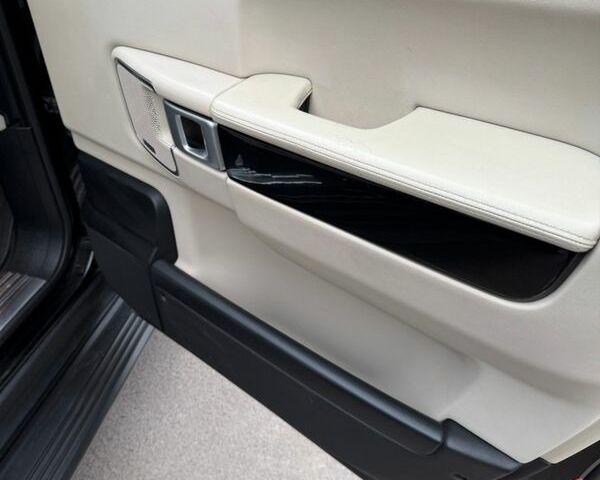 Черный Ленд Ровер Рендж Ровер, объемом двигателя 4.2 л и пробегом 178 тыс. км за 13000 $, фото 8 на Automoto.ua