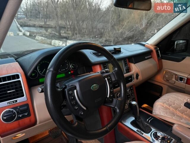 Чорний Ленд Ровер Рендж Ровер, об'ємом двигуна 4.39 л та пробігом 220 тис. км за 12300 $, фото 13 на Automoto.ua