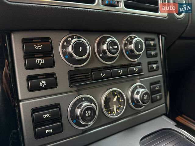 Чорний Ленд Ровер Рендж Ровер, об'ємом двигуна 4.2 л та пробігом 230 тис. км за 12200 $, фото 26 на Automoto.ua