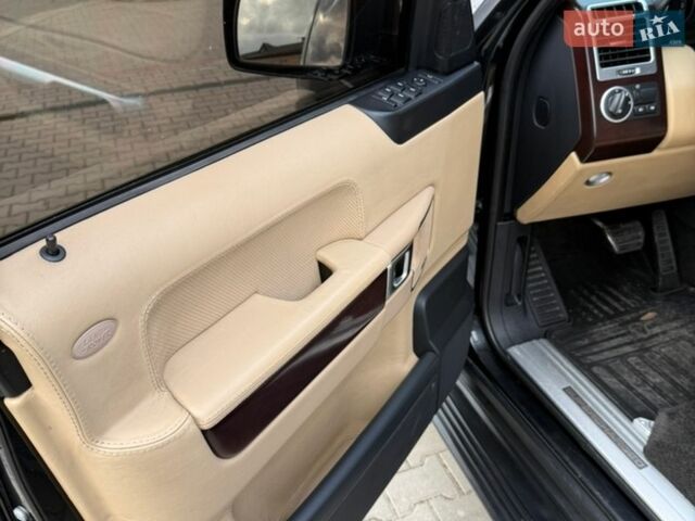 Черный Ленд Ровер Рендж Ровер, объемом двигателя 4.2 л и пробегом 408 тыс. км за 11700 $, фото 46 на Automoto.ua