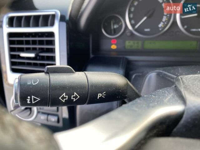 Чорний Ленд Ровер Рендж Ровер, об'ємом двигуна 4.2 л та пробігом 238 тис. км за 11000 $, фото 23 на Automoto.ua