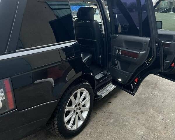 Черный Ленд Ровер Рендж Ровер, объемом двигателя 4.2 л и пробегом 235 тыс. км за 12000 $, фото 10 на Automoto.ua