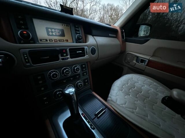 Чорний Ленд Ровер Рендж Ровер, об'ємом двигуна 4.39 л та пробігом 220 тис. км за 12300 $, фото 33 на Automoto.ua