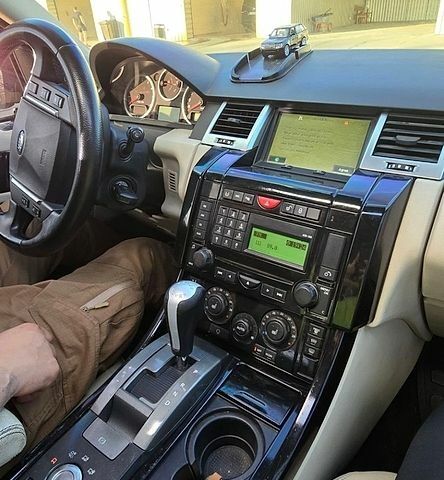Чорний Ленд Ровер Рендж Ровер, об'ємом двигуна 4.2 л та пробігом 386 тис. км за 10500 $, фото 17 на Automoto.ua