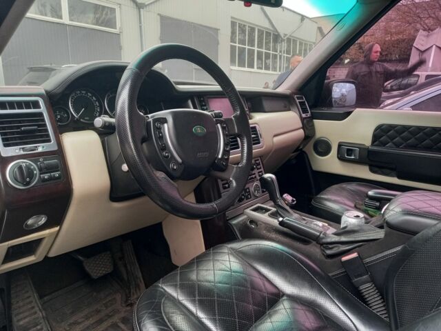 Чорний Ленд Ровер Рендж Ровер, об'ємом двигуна 4.2 л та пробігом 180 тис. км за 5200 $, фото 3 на Automoto.ua