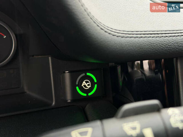 Чорний Ленд Ровер Рендж Ровер, об'ємом двигуна 4.2 л та пробігом 230 тис. км за 12200 $, фото 22 на Automoto.ua