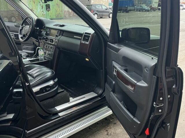 Черный Ленд Ровер Рендж Ровер, объемом двигателя 4.2 л и пробегом 235 тыс. км за 12000 $, фото 10 на Automoto.ua