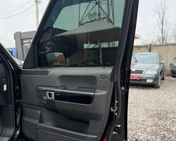 Чорний Ленд Ровер Рендж Ровер, об'ємом двигуна 4.2 л та пробігом 230 тис. км за 12200 $, фото 32 на Automoto.ua