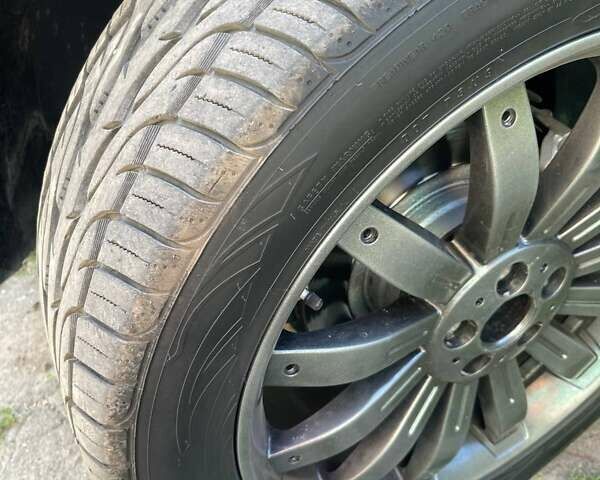 Чорний Ленд Ровер Рендж Ровер, об'ємом двигуна 4.39 л та пробігом 210 тис. км за 11500 $, фото 4 на Automoto.ua