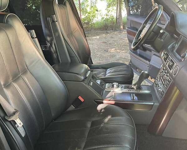 Чорний Ленд Ровер Рендж Ровер, об'ємом двигуна 4.39 л та пробігом 210 тис. км за 11500 $, фото 20 на Automoto.ua