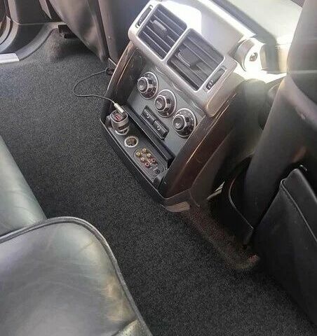 Чорний Ленд Ровер Рендж Ровер, об'ємом двигуна 3.6 л та пробігом 236 тис. км за 3200 $, фото 6 на Automoto.ua