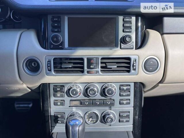 Черный Ленд Ровер Рендж Ровер, объемом двигателя 4.2 л и пробегом 400 тыс. км за 11000 $, фото 11 на Automoto.ua