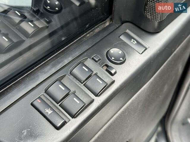 Чорний Ленд Ровер Рендж Ровер, об'ємом двигуна 4.2 л та пробігом 239 тис. км за 11900 $, фото 12 на Automoto.ua