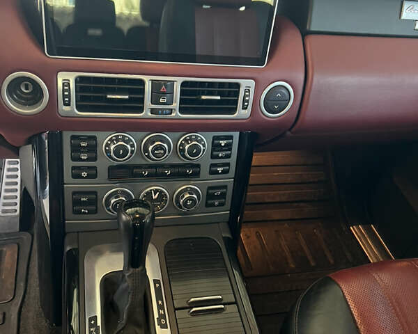 Чорний Ленд Ровер Рендж Ровер, об'ємом двигуна 4.2 л та пробігом 250 тис. км за 15000 $, фото 4 на Automoto.ua