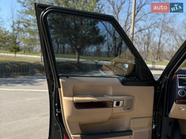 Чорний Ленд Ровер Рендж Ровер, об'ємом двигуна 3.63 л та пробігом 251 тис. км за 13500 $, фото 24 на Automoto.ua