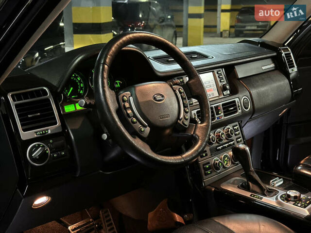 Черный Ленд Ровер Рендж Ровер, объемом двигателя 4.2 л и пробегом 245 тыс. км за 18500 $, фото 11 на Automoto.ua