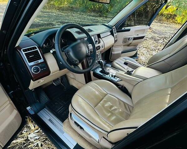 Черный Ленд Ровер Рендж Ровер, объемом двигателя 4.2 л и пробегом 243 тыс. км за 12000 $, фото 11 на Automoto.ua