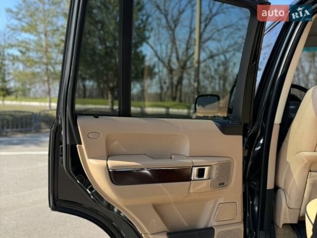 Чорний Ленд Ровер Рендж Ровер, об'ємом двигуна 3.63 л та пробігом 251 тис. км за 13500 $, фото 25 на Automoto.ua