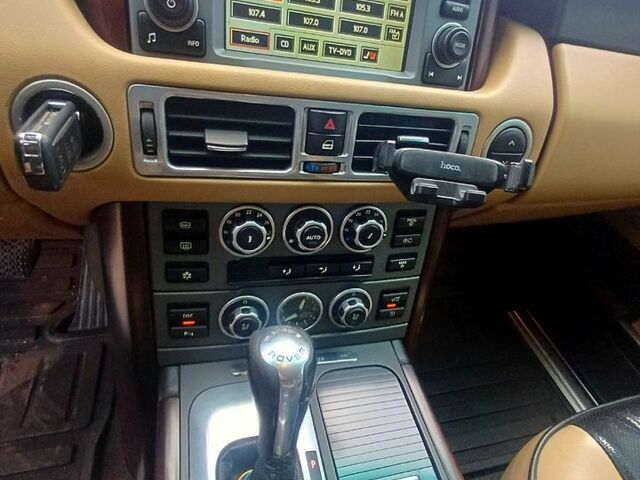 Черный Ленд Ровер Рендж Ровер, объемом двигателя 3.6 л и пробегом 250 тыс. км за 11000 $, фото 9 на Automoto.ua