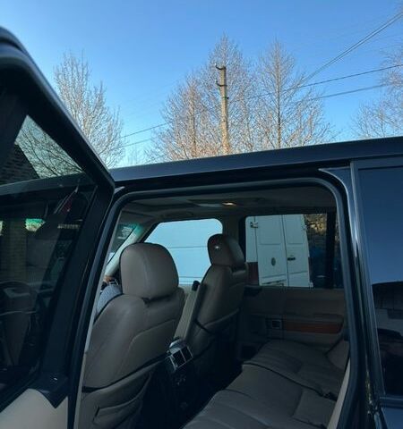 Черный Ленд Ровер Рендж Ровер, объемом двигателя 3.63 л и пробегом 306 тыс. км за 11000 $, фото 9 на Automoto.ua