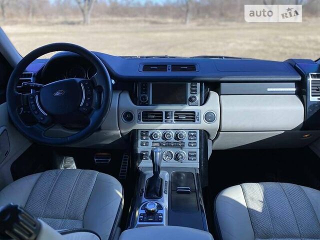 Черный Ленд Ровер Рендж Ровер, объемом двигателя 4.2 л и пробегом 400 тыс. км за 11000 $, фото 17 на Automoto.ua