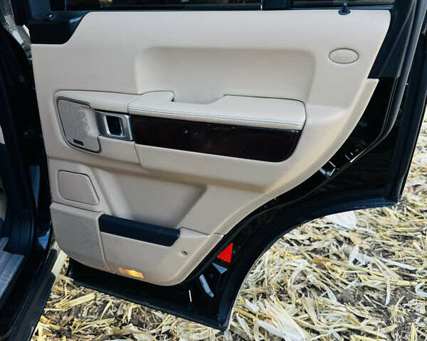 Чорний Ленд Ровер Рендж Ровер, об'ємом двигуна 4.2 л та пробігом 236 тис. км за 13000 $, фото 29 на Automoto.ua