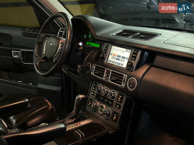 Чорний Ленд Ровер Рендж Ровер, об'ємом двигуна 4.2 л та пробігом 150 тис. км за 13700 $, фото 30 на Automoto.ua
