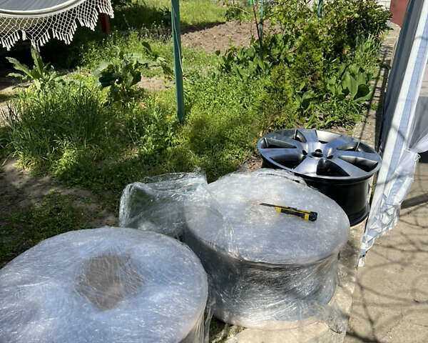 Чорний Ленд Ровер Рендж Ровер, об'ємом двигуна 4.2 л та пробігом 250 тис. км за 15000 $, фото 23 на Automoto.ua