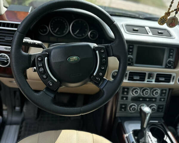 Черный Ленд Ровер Рендж Ровер, объемом двигателя 3.6 л и пробегом 294 тыс. км за 11000 $, фото 11 на Automoto.ua