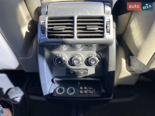 Черный Ленд Ровер Рендж Ровер, объемом двигателя 4.2 л и пробегом 400 тыс. км за 11000 $, фото 22 на Automoto.ua