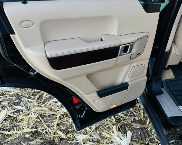 Чорний Ленд Ровер Рендж Ровер, об'ємом двигуна 4.2 л та пробігом 236 тис. км за 13000 $, фото 31 на Automoto.ua