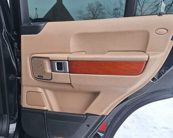 Черный Ленд Ровер Рендж Ровер, объемом двигателя 3.63 л и пробегом 475 тыс. км за 13000 $, фото 16 на Automoto.ua