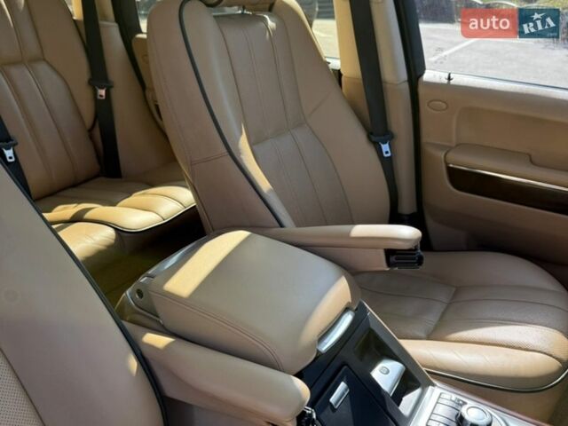 Чорний Ленд Ровер Рендж Ровер, об'ємом двигуна 3.63 л та пробігом 251 тис. км за 13500 $, фото 32 на Automoto.ua