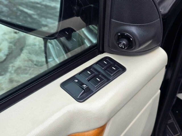 Черный Ленд Ровер Рендж Ровер, объемом двигателя 4.2 л и пробегом 240 тыс. км за 7999 $, фото 5 на Automoto.ua