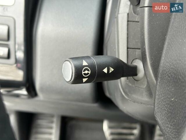 Чорний Ленд Ровер Рендж Ровер, об'ємом двигуна 4.2 л та пробігом 239 тис. км за 11900 $, фото 21 на Automoto.ua