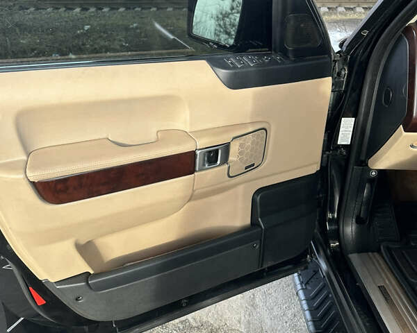 Черный Ленд Ровер Рендж Ровер, объемом двигателя 4.2 л и пробегом 270 тыс. км за 11500 $, фото 2 на Automoto.ua