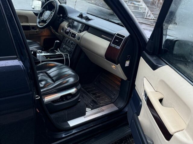 Чорний Ленд Ровер Рендж Ровер, об'ємом двигуна 4.2 л та пробігом 377 тис. км за 10500 $, фото 6 на Automoto.ua