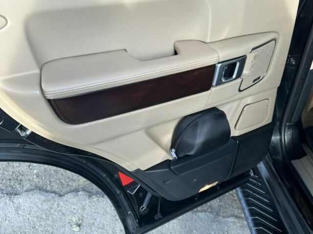 Черный Ленд Ровер Рендж Ровер, объемом двигателя 4.2 л и пробегом 260 тыс. км за 12500 $, фото 5 на Automoto.ua