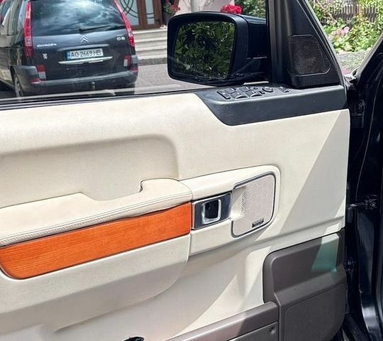 Чорний Ленд Ровер Рендж Ровер, об'ємом двигуна 3.6 л та пробігом 220 тис. км за 9999 $, фото 16 на Automoto.ua