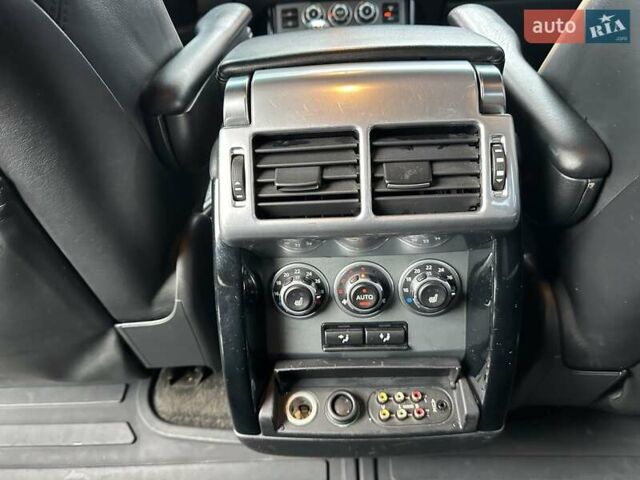 Чорний Ленд Ровер Рендж Ровер, об'ємом двигуна 4.2 л та пробігом 239 тис. км за 11900 $, фото 34 на Automoto.ua