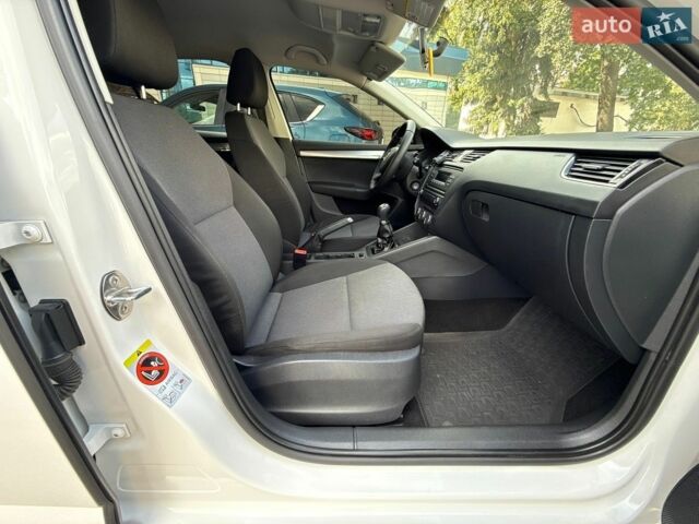 Черный Ленд Ровер Рендж Ровер, объемом двигателя 3.6 л и пробегом 400 тыс. км за 4514 $, фото 3 на Automoto.ua