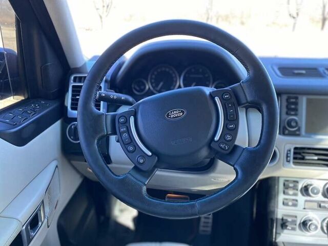 Черный Ленд Ровер Рендж Ровер, объемом двигателя 4.2 л и пробегом 400 тыс. км за 11000 $, фото 13 на Automoto.ua