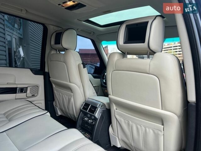 Чорний Ленд Ровер Рендж Ровер, об'ємом двигуна 5 л та пробігом 217 тис. км за 13900 $, фото 25 на Automoto.ua