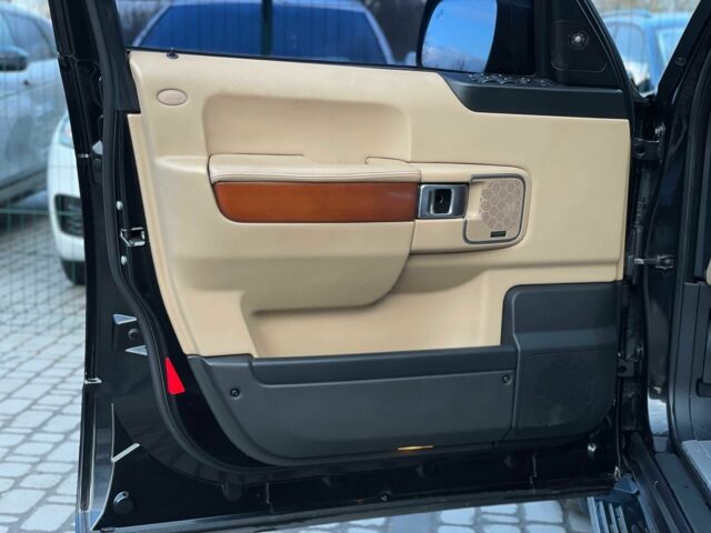 Чорний Ленд Ровер Рендж Ровер, об'ємом двигуна 3.6 л та пробігом 142 тис. км за 19655 $, фото 8 на Automoto.ua