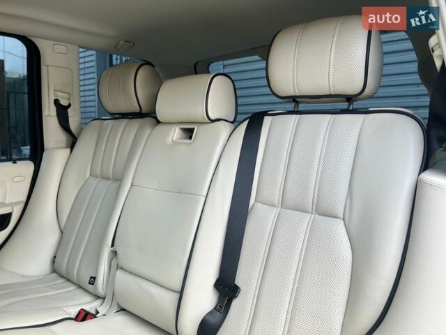 Чорний Ленд Ровер Рендж Ровер, об'ємом двигуна 5 л та пробігом 217 тис. км за 13900 $, фото 23 на Automoto.ua